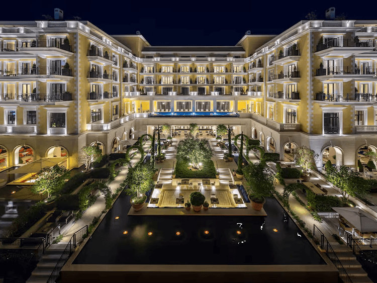 Премиальные апартаменты в зоне Porto Montenegro с видом на марину и яхты